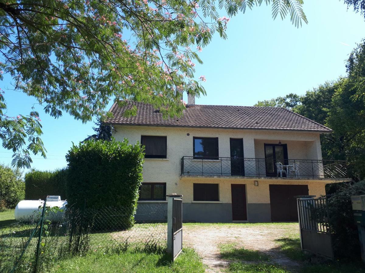 Location De Vacances A Gourdon En Bouriane Exterior foto