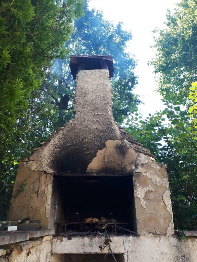 Location De Vacances A Gourdon En Bouriane Exterior foto